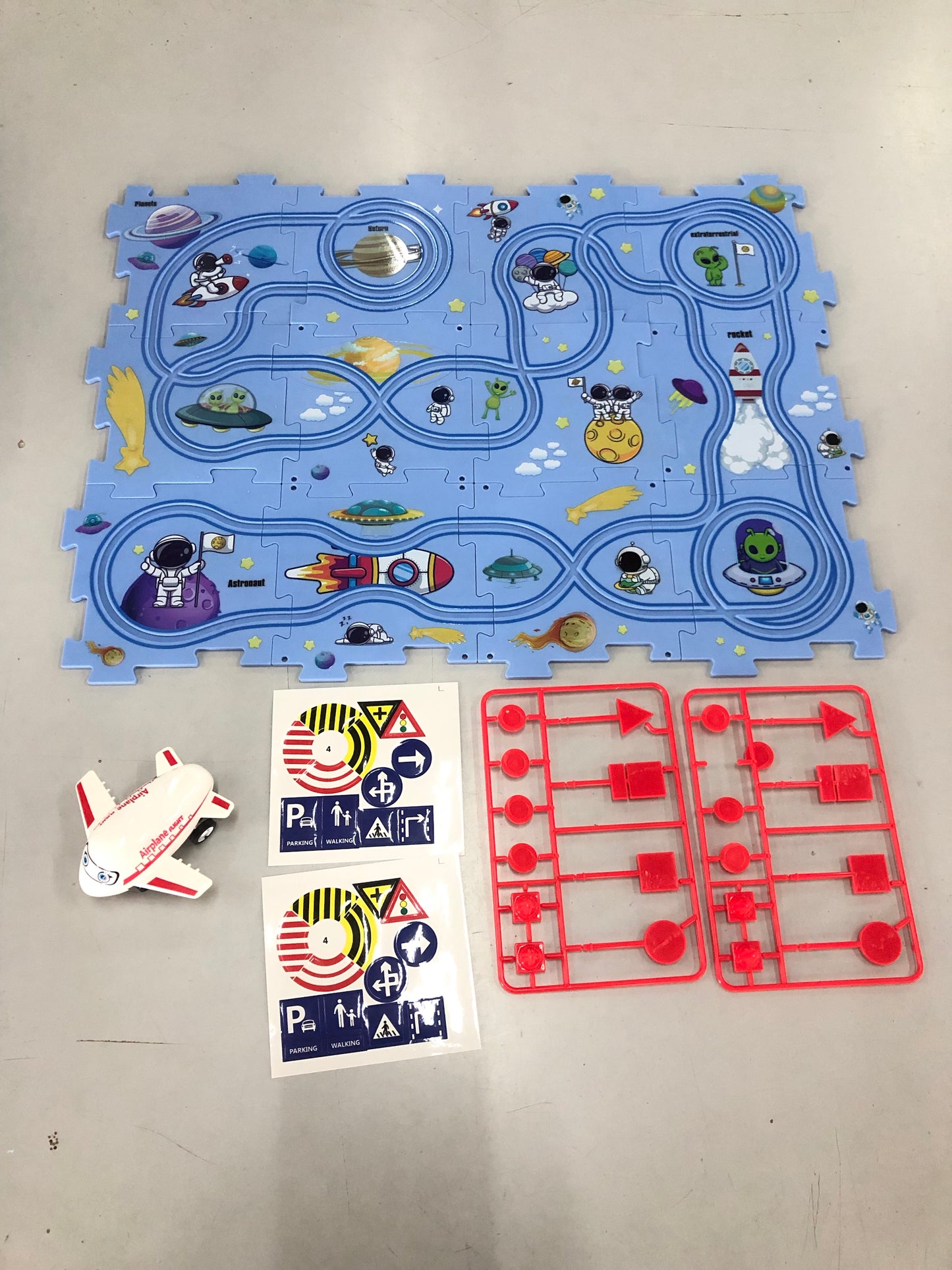 DIY Puzzle Race Car Track Set – Educational Toy for Kids - Little Pop